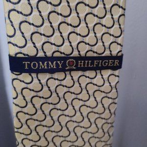 Tommy Hilfiger Men's (Yellow Swirl) Silk Tie